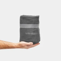 Quechua COUVERTURE EN POLAIRE - 150 X 130 CM 7 Quechua COUVERTURE EN POLAIRE - 150 X 130 CM -Petromax Soldes Boutique couverture en polaire 150 x 130 cm 2