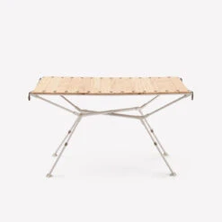 Quechua TABLE DE CAMPING COMPACTE 4/6 PERSONNES - PLATEAU BOIS - POCHE DE RANGEMENT -Petromax Soldes Boutique table de camping compacte 46 personnes plateau bois poche de rangement 9